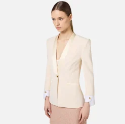 Tailleur|Giacche & Trench|Elisabetta Franchi Giacca doppiopetto in crêpe stretch con polsi in cotone Burro