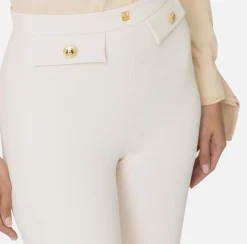 Tailleur|Pantaloni E Shorts|Elisabetta Franchi Pantalone dritto in crêpe stretch con rivetto logo Burro