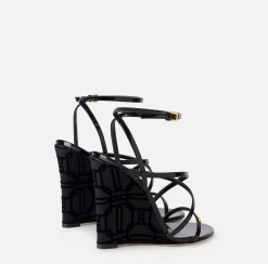 Sandali|Elisabetta Franchi Sandali in vernice con zeppa in raso Nero