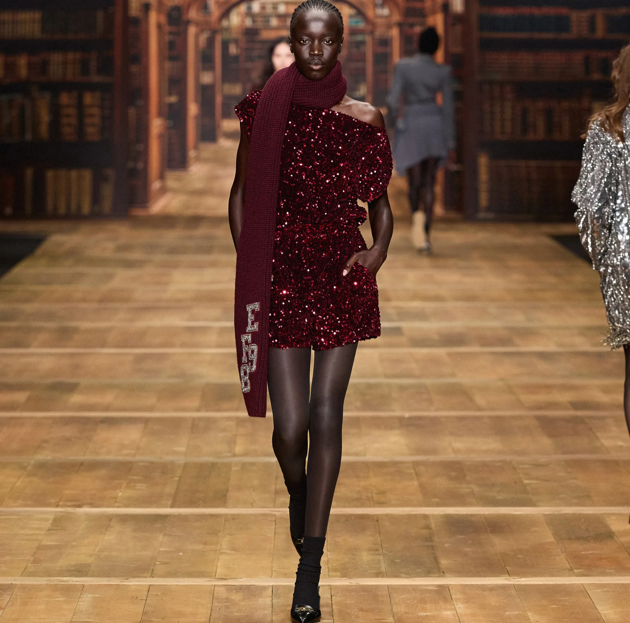 Tute|Elisabetta Franchi Tuta corta in ciniglia ricamata con paillettes RougeNoir